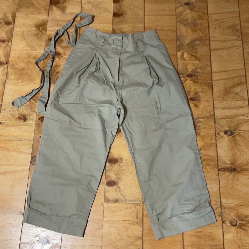 Belted pleated trousers